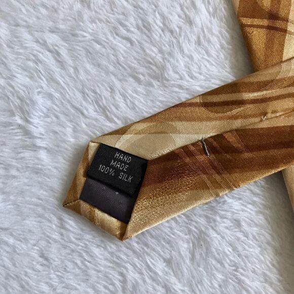 Dino Lorenzo Gold with Pattern 100% Silk Tie - Picture 7 of 9